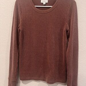 Evereve Textured Knit Top in Rich Brown